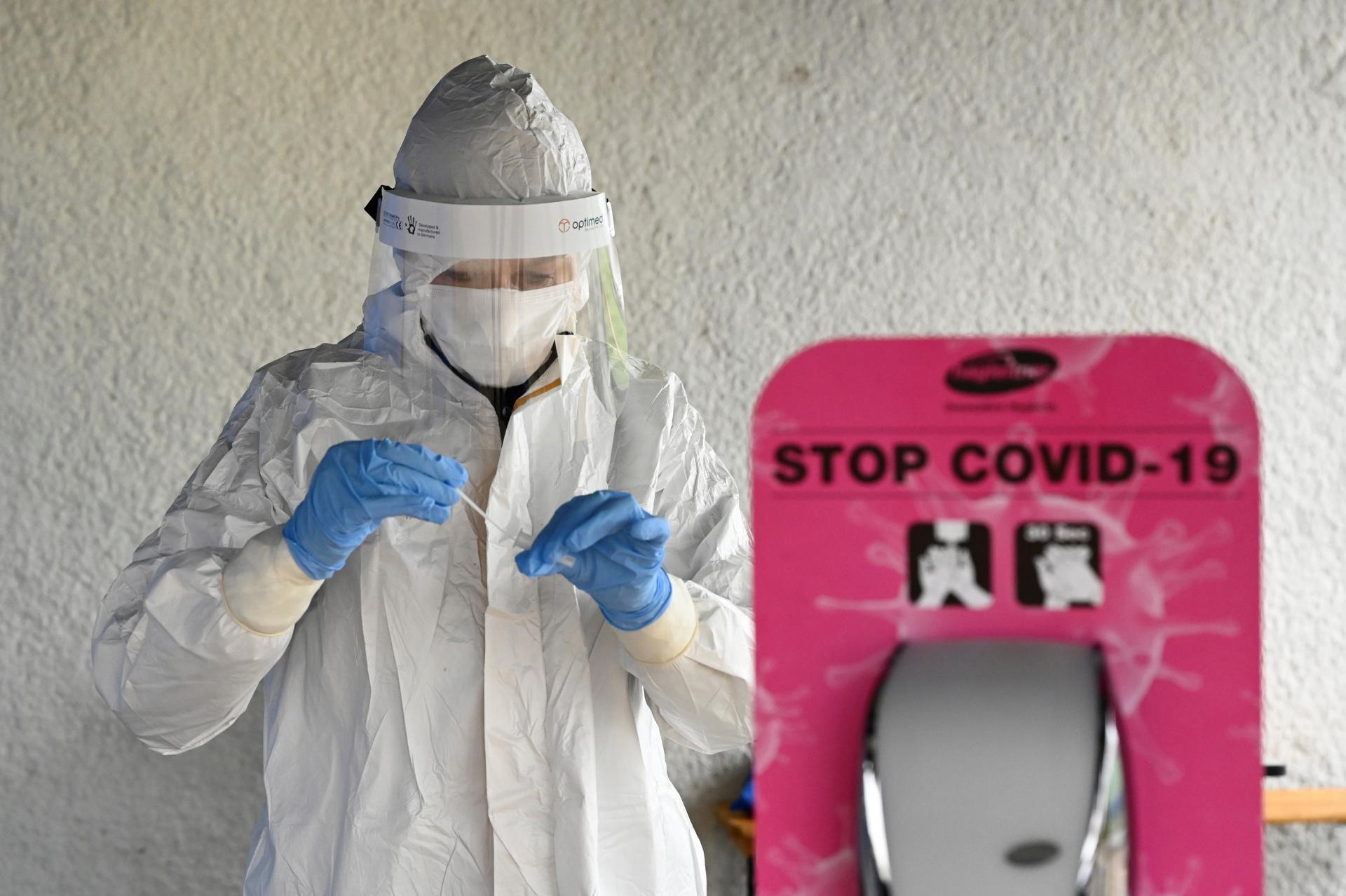 कोरोना वायरस: एक दिन में 41,322 नए मामले आए और 485 लोगों की मौत हुई