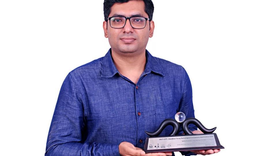 Tripura engineer generates power from wet clothes, receives innovation award