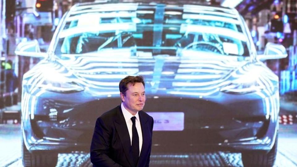 Elon Musk urges Tesla workers to boost output through end of year