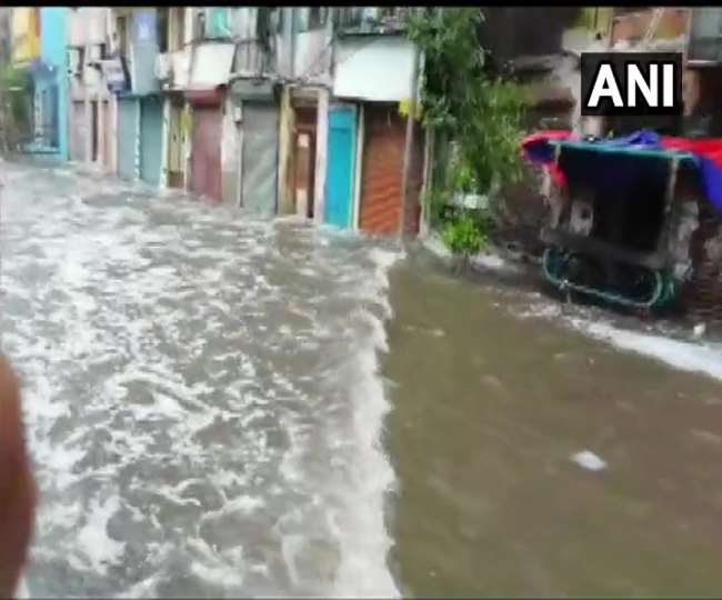चेन्नई में बारिश से हाल बेहाल, आवासीय क्षेत्रों में पहुंचा पानी, देखें VIDEO