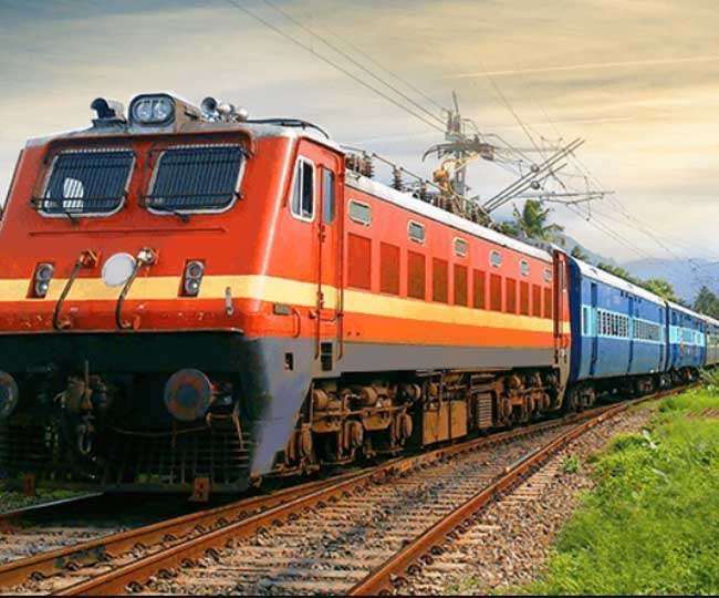 Indian Railway Jobs: रेलवे में नौकरी का इंतजार करने वालों के लिए खुशखबरी, 1.40 लाख पदों पर परीक्षा कराने की तैयारी