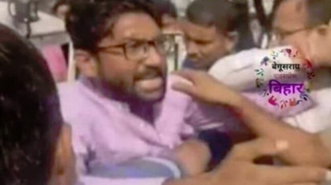 Fact Check: Truth behind photo claiming Jignesh Mevani was beaten up in Begusarai