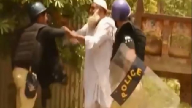 Fact Check: This old Muslim man being thrashed by police is not from India