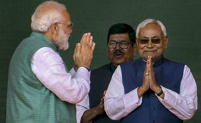 कैसे नरेंद्र मोदी ने बिहार चुनाव में नीतीश को निपटाने के चक्कर में तेजस्वी और चिराग को नेता बना दिया