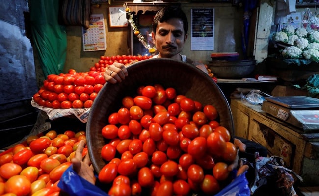Consumer Inflation Likely To Ease, But Stay Above 7% For Third Straight Month: Poll