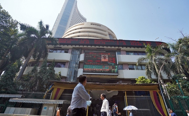 Sensex, Nifty Turn Flat; Mid And Small Cap Stocks Outperform