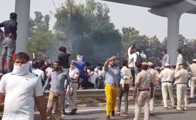 बल्लभगढ़ हिंसा : व्हाट्सएप ग्रुप के भड़काऊ मैसेज पर ग्रुप एडमिन जा सकते हैं जेल, फरीदाबाद पुलिस ने दी चेतावनी
