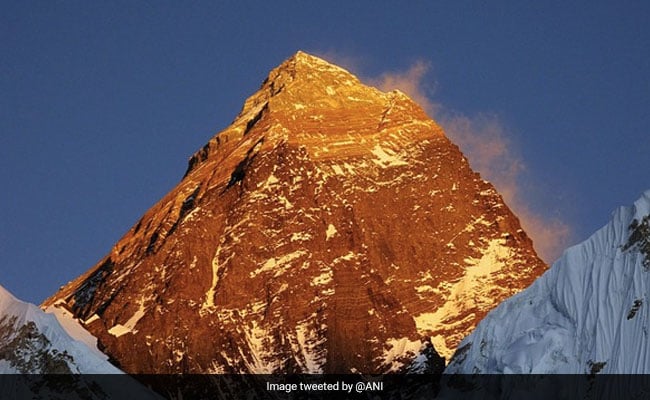 माउंट एवरेस्ट की नई ऊंचाई 8848.86 मीटर, नेपाल, चीन ने किया ऐलान