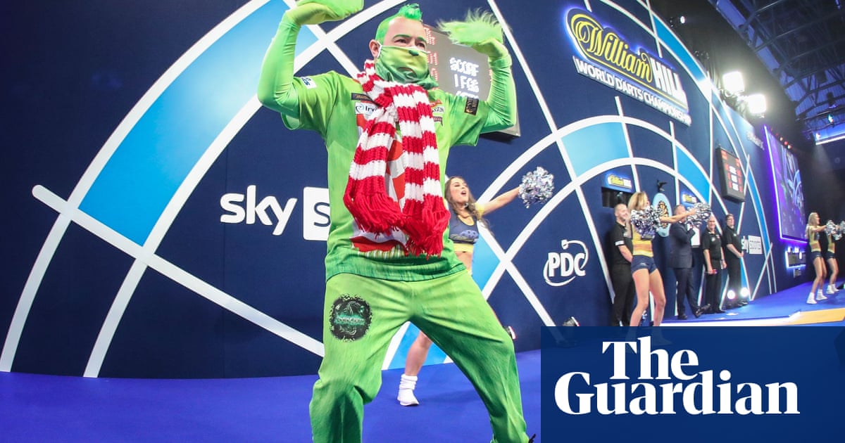 Peter Wright brightens up Ally Pally but this was not darts as we know it