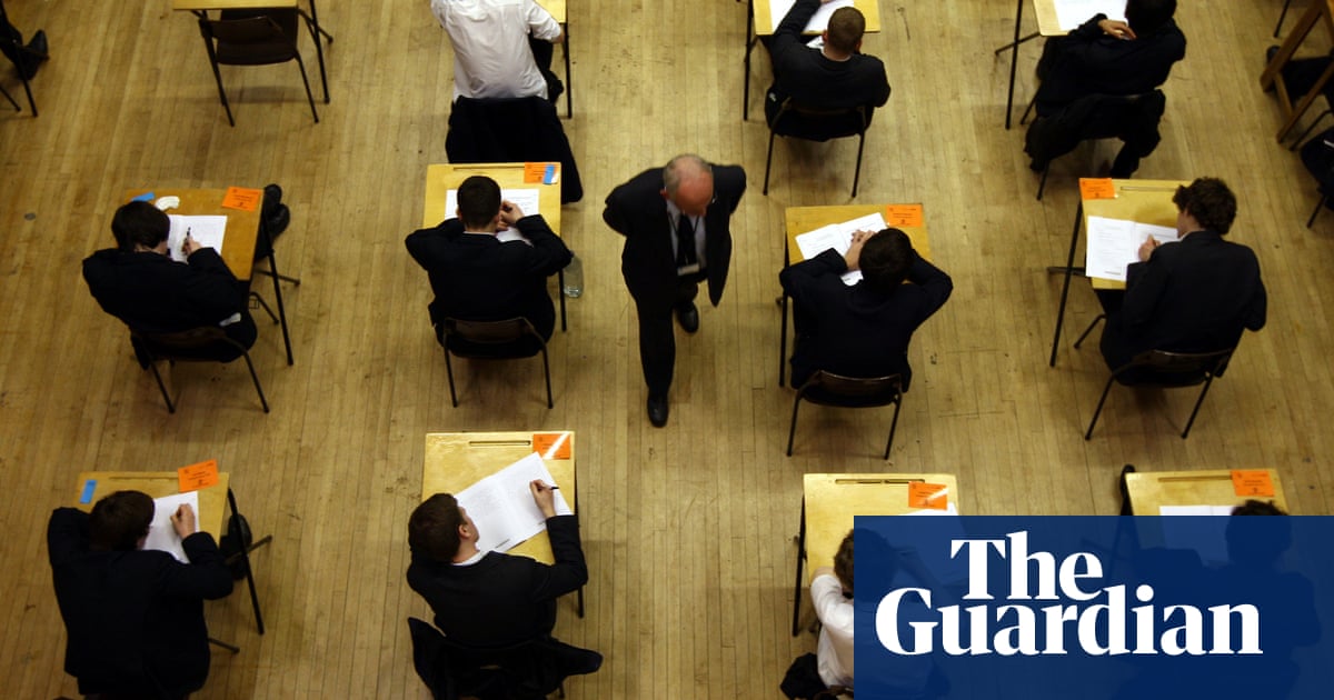 Students in England to get notice of exam topics after Covid-19 disruption