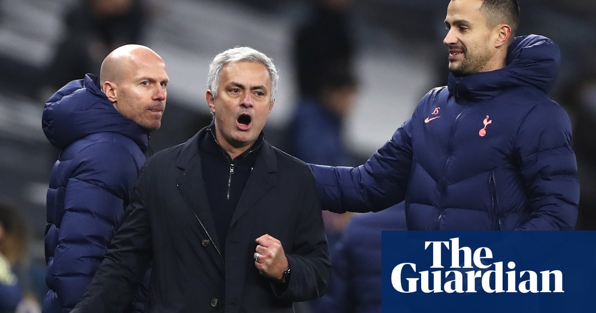 A Mourinho masterclass and depressing scenes at Millwall - Football Weekly