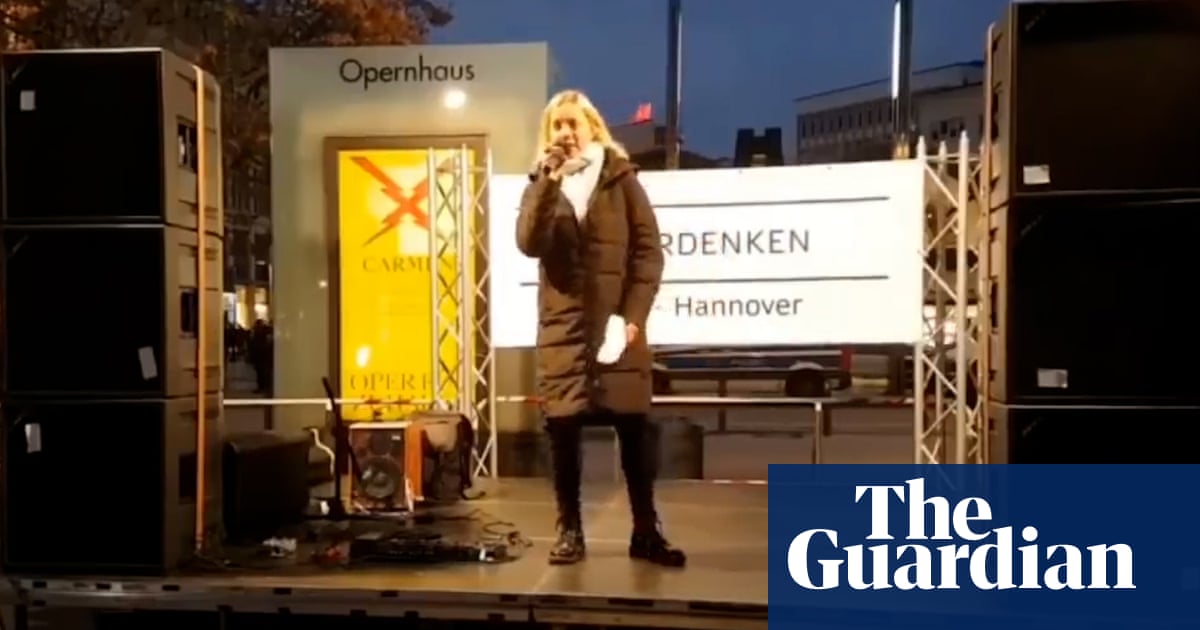 German anti-mask protester compares herself to Sophie Scholl during speech - video