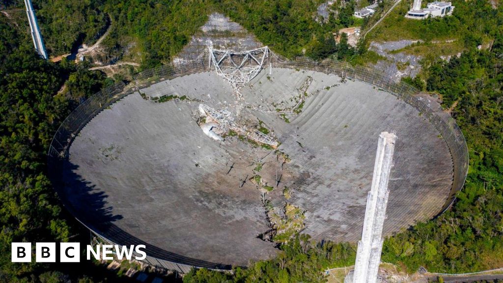 Puerto Rico: Iconic Arecibo Observatory telescope collapses