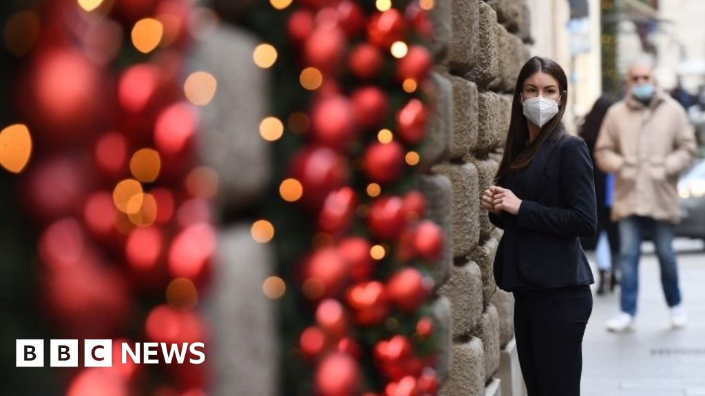 Covid-19: Europeans urged to wear masks for family Christmas