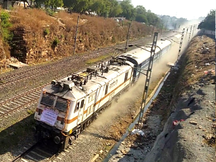राजधानी में 120 KM की रफ्तार से ट्रायल रन: भोपाल-हबीबगंज के बीच तीसरे रेलवे ट्रैक दौड़ेंगी ट्रेनें; CRS ने दी 90 की रफ्तार में संचालन को मंजूरी