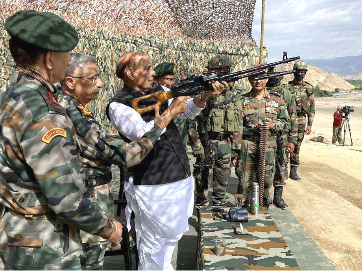 चीन-पाक के लिए भारत मुस्तैद: 15 दिन की जंग के लिए हथियार, गोला-बारूद स्टॉक कर रही सेना, 50 हजार करोड़ के वेपन्स खरीदे जा सकते हैं
