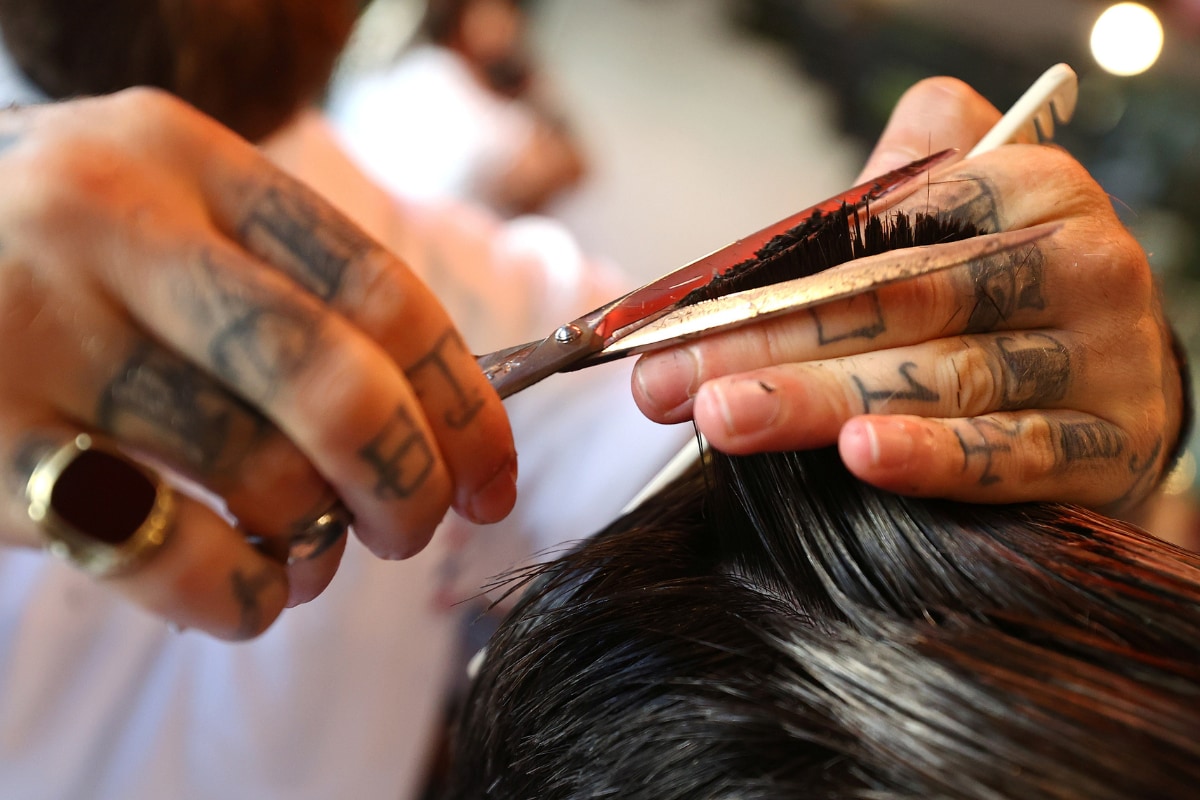 Karnataka May Soon Launch Govt-Run Barber Shops for Dalits as Incidents of Discrimination Rise