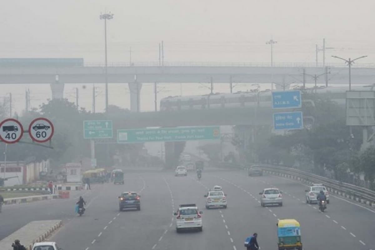 Pollution Levels Higher in Delhi This Diwali Compared to Last Year; Farms Fires, Winds Could be Key: CPCB