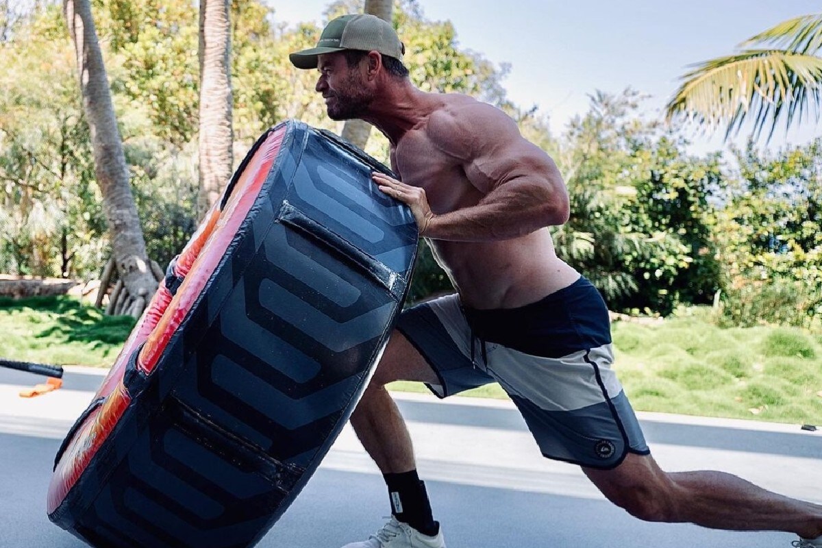 Chris Hemsworth Shares Rigorous Workout Photo; Chris Pratt Begs Him to Stop