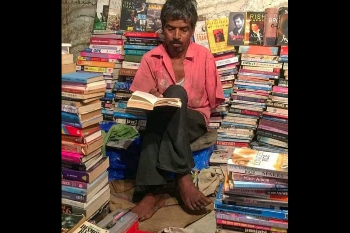 Mumbai Man Who Loans Books For Rs 10 Says is Content With Life, Denies Financial Help