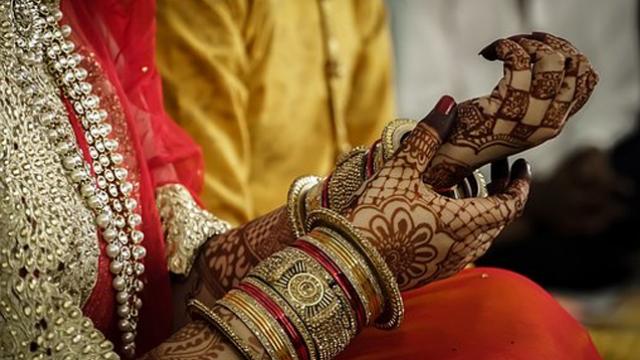 पुलिस लेकर आई पत्‍नी, दूसरी शादी के चक्‍कर में दूल्‍हा पहुंचा हवालात 