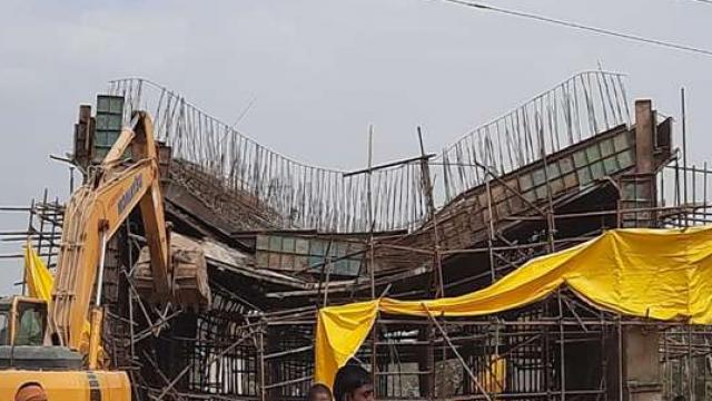 गोरखपुर-वाराणसी फोरलेन पर निर्माणाधीन पुल का ढांचा गिरा, 4 मजदूर घायल