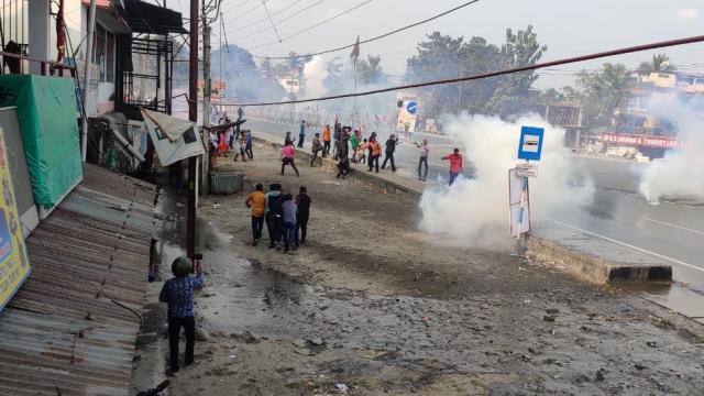 पश्चिम बंगाल में BJP की रैली को रोकने की कोशिश, पुलिस ने किया आंसू गैस और वॉटर कैनन का इस्तेमाल