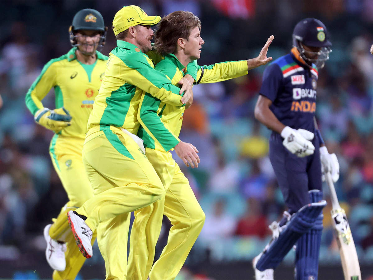 AUS vs IND 1st ODI Highlights: फिंच और स्मिथ के बाद छाए जम्पा, भारत को पहले वनडे में मिली 66 रन से हार