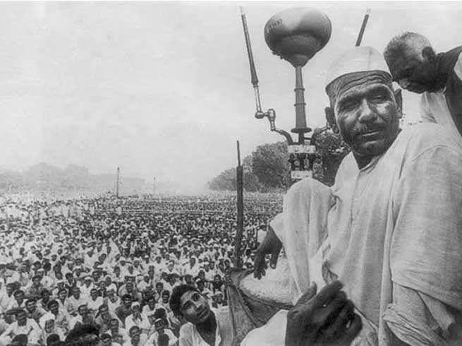 Farmers Protest at Delhi border: जब 32 साल पहले महेंद्र सिंह टिकैत के नेतृत्व में किसानों ने किया था दिल्ली कूच, कांप गई थी राजीव गांधी सरकार