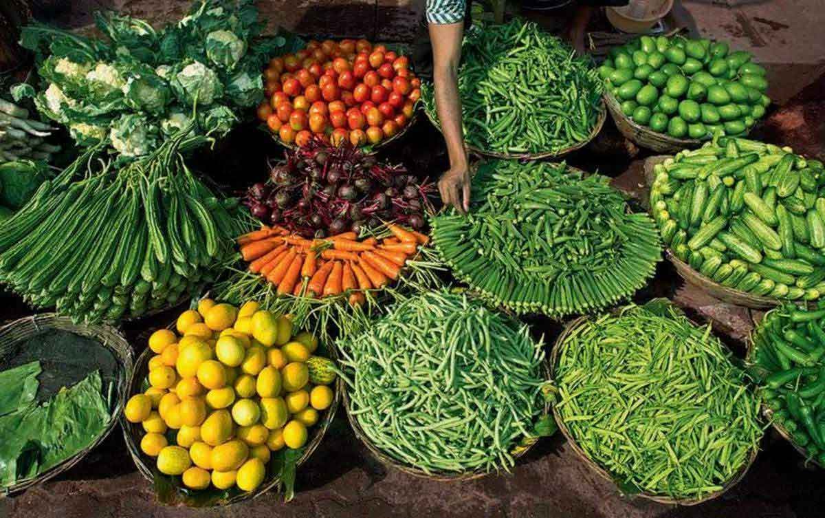 Farmers protest: दिल्ली में महंगी होने लगी सब्जियां