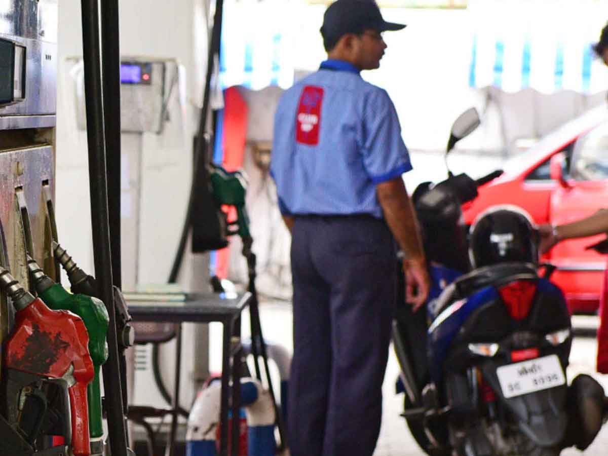 Petrol Diesel Price: दोनों ईंधनों में आज लगी आग, जानें अपने शहर में दाम