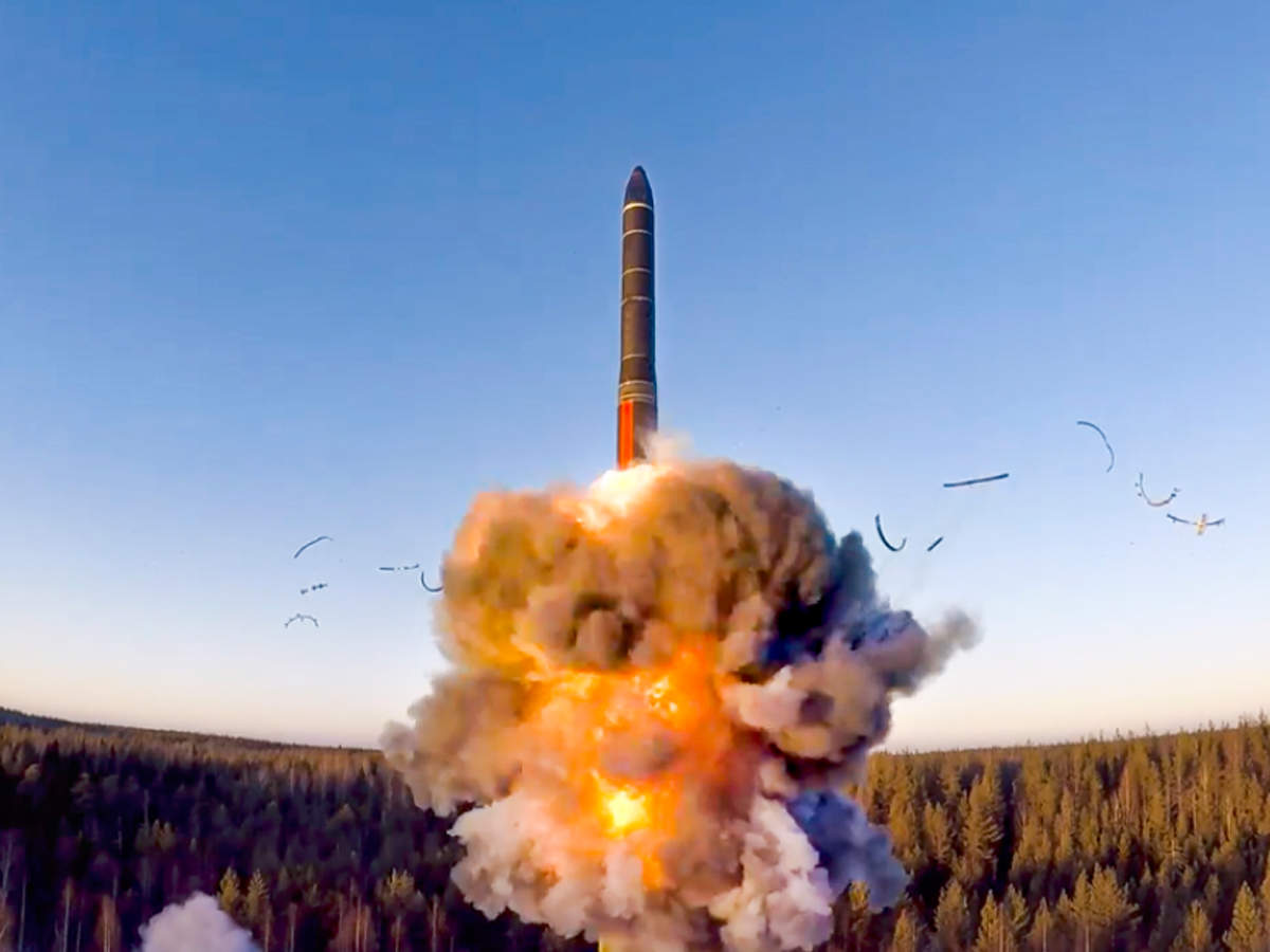 रूस ने परमाणु पनडुब्बी 'व्लादिमीर' से दागीं महाविनाशक मिसाइलें, 24 शहरों को कर सकती हैं तबाह