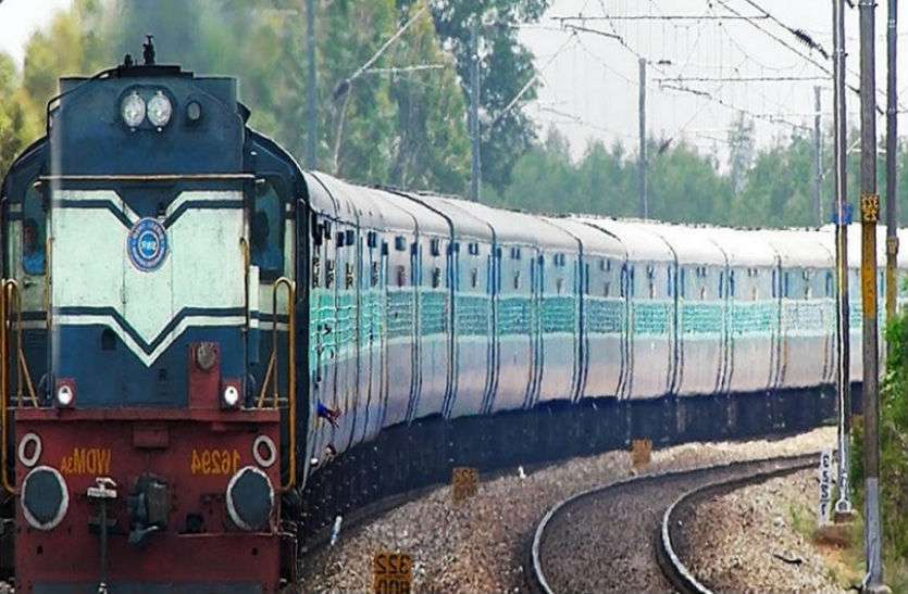 दीपावली स्पेशल: त्यौहार के चलते 24 विशेष ट्रेन चलाएगा मध्य रेलवे, यहां देखे ट्रेन की पूरी जानकारी