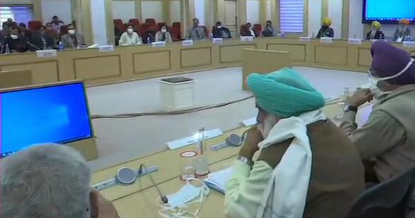 Farm laws protest: Narendra Singh Tomar, other ministers hold meeting with over 30 farmer leaders