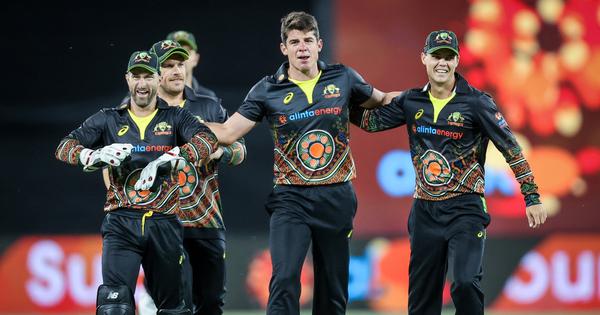 Another change for injury-hit Australia Test squad as Henriques comes in while Abbott drops out