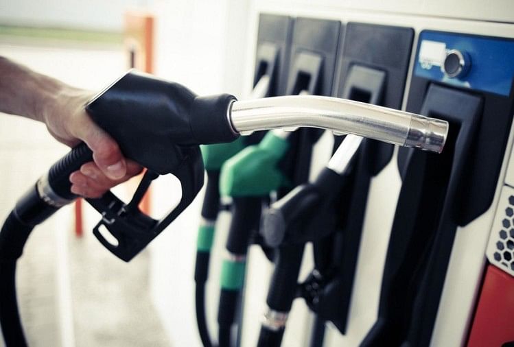 Petrol Diesel Price: आज फिर बढ़े पेट्रोल-डीजल के दाम, जानें कितनी है कीमत