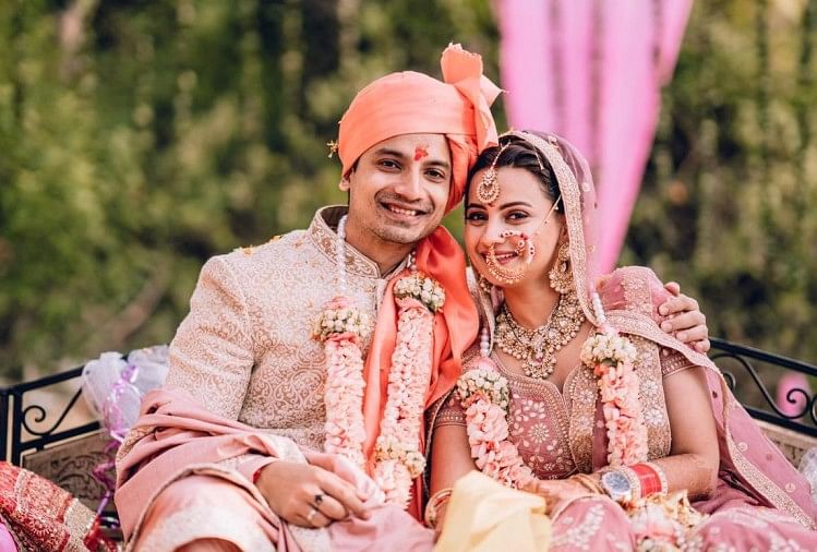 'मिर्जापुर 2' के रॉबिन प्रियांशु पैन्यूली की शादी की ये हैं पहली तस्वीरें, सात फेरे लेकर मिली वंदना