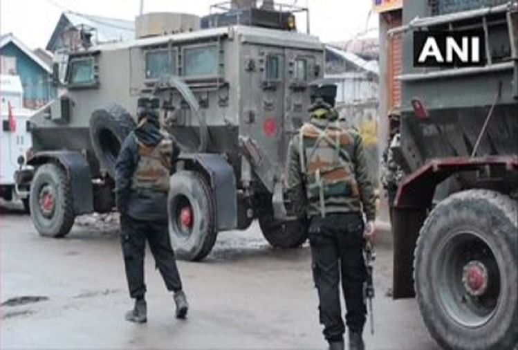 जम्मू-कश्मीरः पुलवामा में सुरक्षाबलों और आतंकियों के बीच मुठभेड़, दो आतंकी ढेर