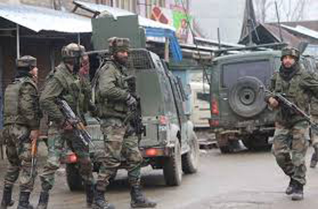 26/11 की बरसी पर कश्मीर में सेना की QRT टीम पर आतंकी हमला, 2 जवान शहीद - mobile