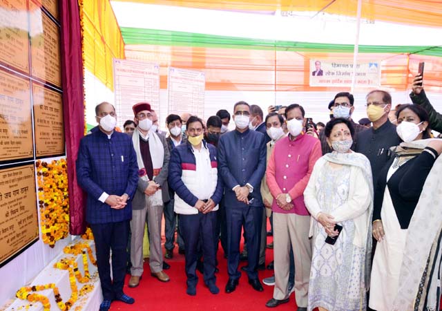 CM जयराम ने नगरोटा बगवां में किए 239 करोड़ की योजनाओं के उद्घाटन एवं शिलान्यास - mobile