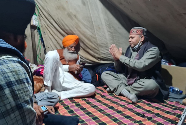 विधायक नीरज शर्मा ने चढूनी से मिलकर किसान आंदोलन को दिया समर्थन - mobile