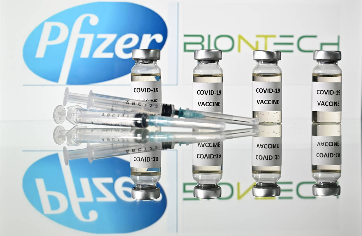 Pfizer-BioNTech कोरोना वैक्सीन को मंजूरी देने वाला पहला देश बना ब्रिटेन - mobile