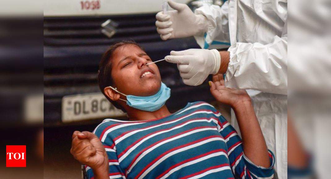  After 4 days, a slight dip in number of daily Covid cases | India News - Times of India