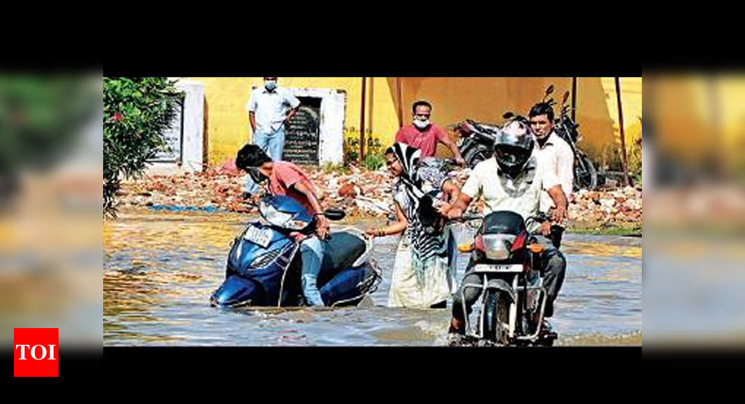 Rain in Hyderabad: Heavy rain alert issued for Hyderabad in wake of cyclone Nivar | Hyderabad News - Times of India
