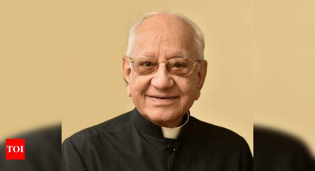 Mumbai: Longest serving rector of Mt Mary Basilica passes away at 97 | Mumbai News - Times of India