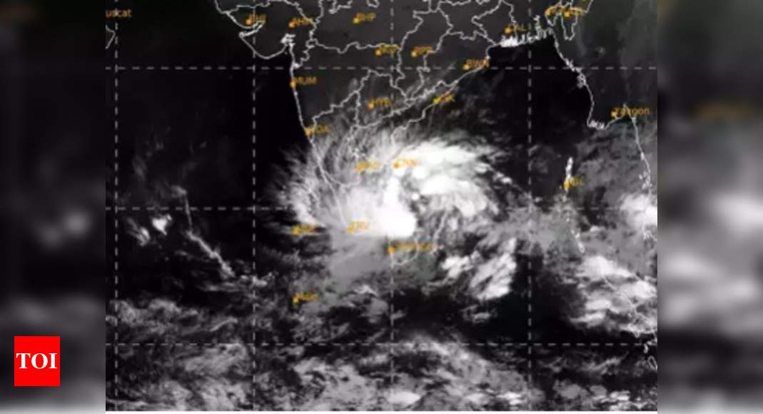 Cyclone Burevi slams into eastern Sri Lanka - Times of India