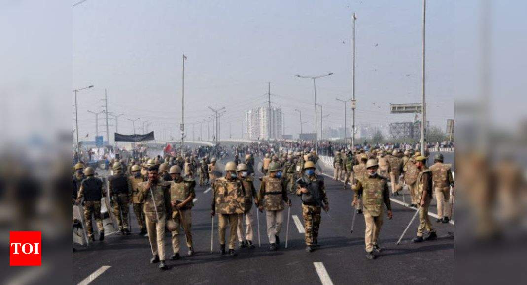 Bharat Bandh: Delhi police ask people to avoid specific roads | Delhi News - Times of India