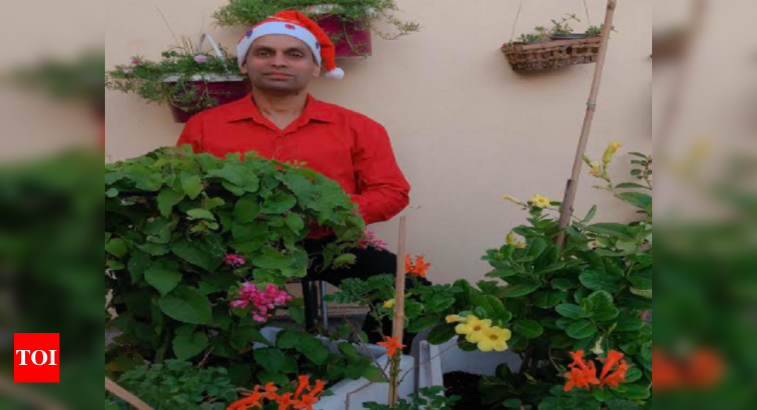 Mangalurean Christopher Roshan produces Christmas song amid Covid-19 pandemic | Mangaluru News - Times of India