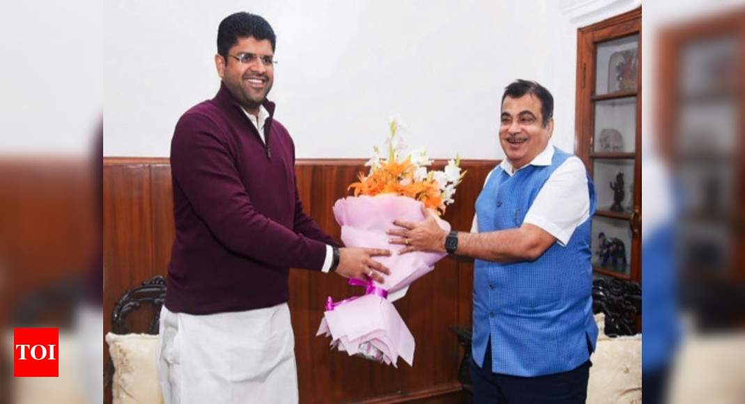  Dushyant Chautala discusses ongoing, proposed road projects in Haryana with Gadkari | India News - Times of India