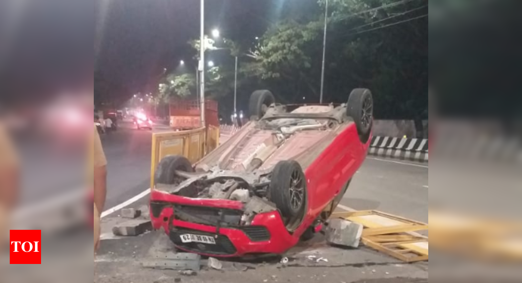 SUV overturns on OMR in Chennai | Chennai News - Times of India